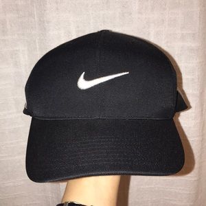 NIKE GOLF MENS FITTED HAT SIZE M/L